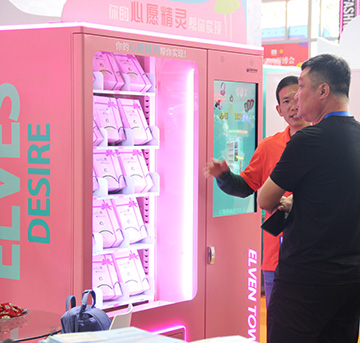 福袋機竟然還能放這個，搖身一變“昆蟲機”！