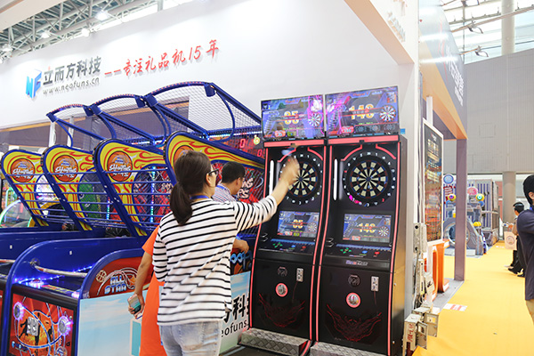 立而方娃娃機禮品機