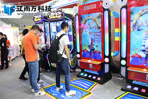 立而方勇闖三關(guān)游戲機(jī)