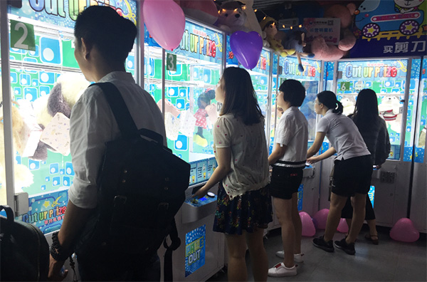 新型娃娃機