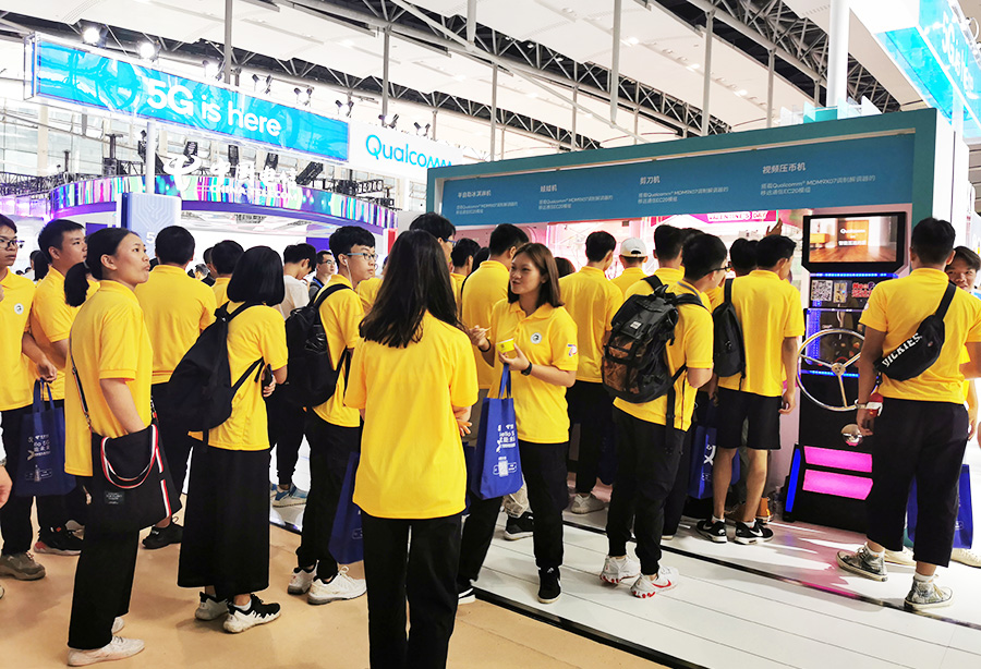立而方電信展娃娃機(jī)