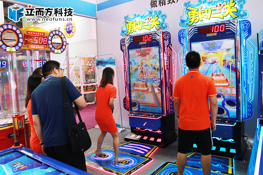 勇闖三關彩票機