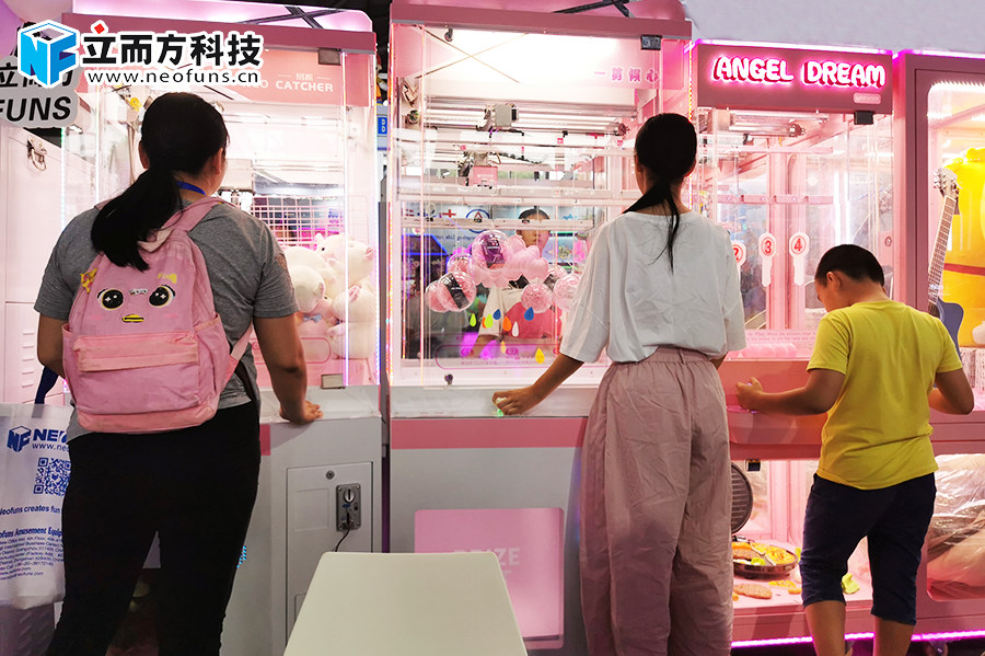立而方易抓娃娃機