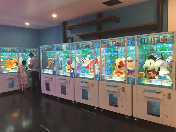 普通款大娃娃禮品機(jī)投放現(xiàn)場(chǎng)